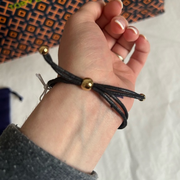 Tory Burch Shell Slider Bracelet In Tory Gold Black Multi - Picture 5 of 6